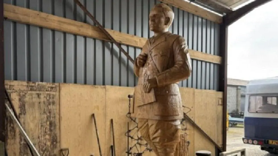 Tolkien-Trail-Statue.webp