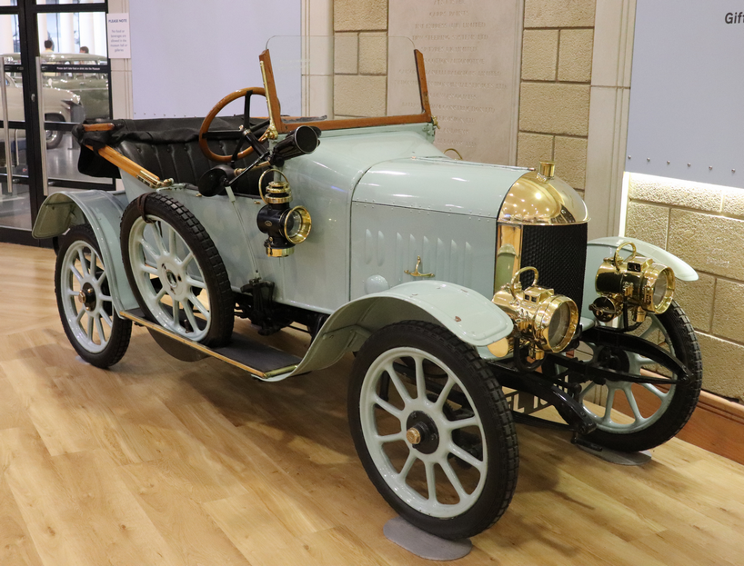 1913_Morris_Oxford_10HP_Bullnose_Front.png
