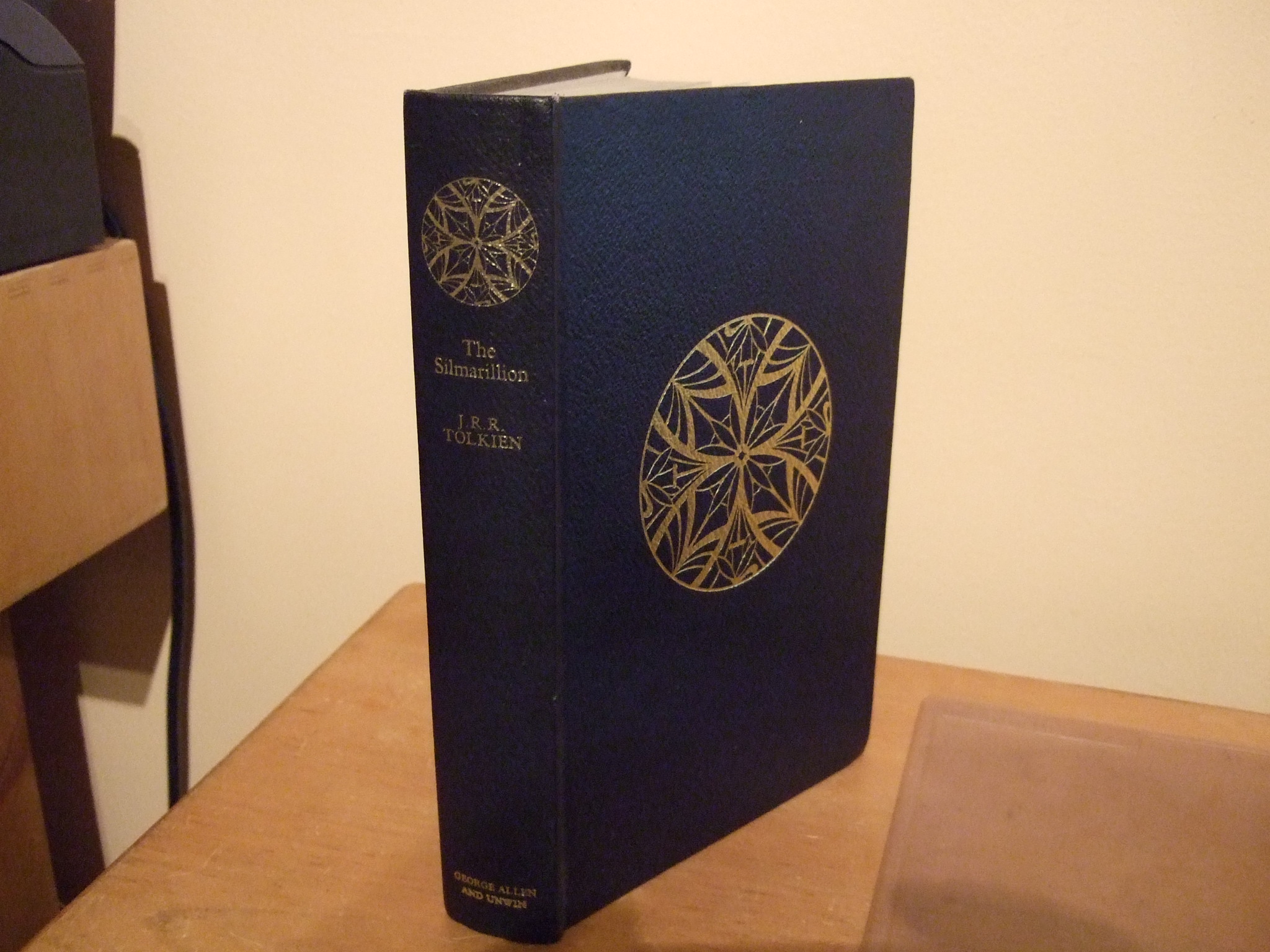 Silmarillion.JPG 497_50d5dff751544.jpg 2048X1536 px